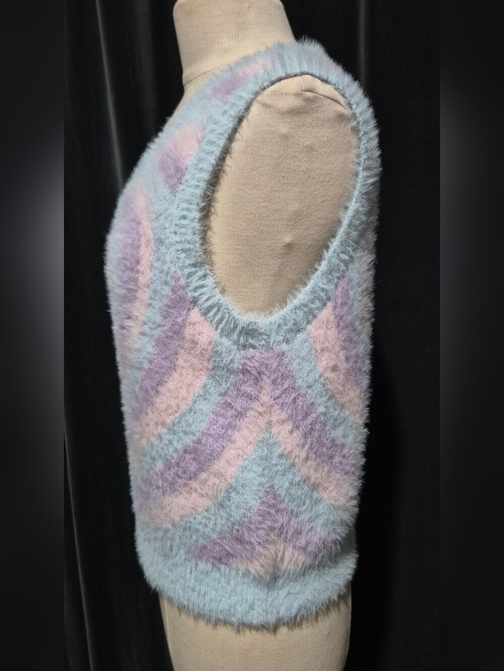 Fuzzy Heart-Stripe V-Neck Sweater Vest in Pastel (Box C) - Picture 2 of 6